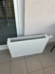 Ventilski radiator širine 72 cm in višine 50 cm