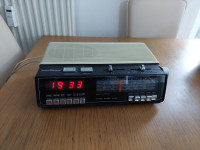 Nordmende radio-ura 4000 7.174.A (letnik 1977)