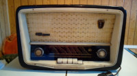 prodam starinski radio  RR230
