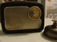 Redkost ! PRVI SLOVENSKI PRENOSNI Iskra transistor BLED lesen delujoči