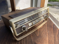 Sharp FY-27L avto radio / prenosni radio (vintage)