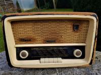 Star radio Elektronska industrija Niš RR 210 lesen ohranjen leto 1957