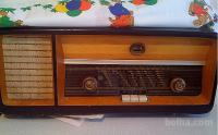 Starinski radijski aparat radio Ei Nis RR240 naprodaj