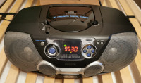 Philips AZ1300 prenosni radio s CD predvajanikom