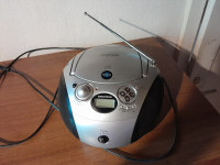 Radio, CD predvajalnik Grundig, siv