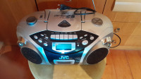 Radio in kasetar JVC