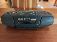 radio-kasetofon-CD predvajalnik Sony