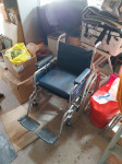 Invalidski voziček, hojica, WC