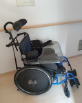 Invalidski vozicek-počivalnik za (srednje) aktivne uporabnike
