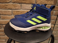 Adidas otroški zimski čevelj 33