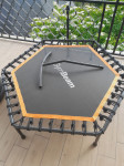 Nov trampolin