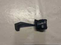 90228194 3kom - STIKALO ROČKA SMEROKAZOV SMERNIKOV OPEL KADETT E