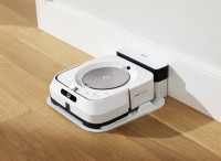 ROBOTSKI SESALNIK IROBOT BRAAVA JET M6 BEL