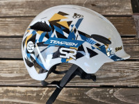 OTROŠKA ČELADA TEMPISH ZA KOLESARJENJE ROLANJE BMX