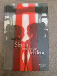 Eva Petrič, Škatla brez kože, lebdeča