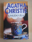 Gnezdo zla, Agatha Christie