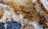 minerali, kristali - Hemimorfit, wulfenit