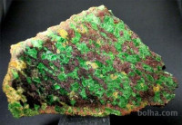 minerali, kristali - Kromdiopsid , granat