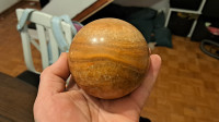 prodam kroglo kalcita fi.9cm