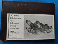 Stara mapica z kamni dragimi in poldragimi