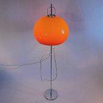 Meblo Harvey Guzzini Lucerna talna stoječa luč lampa retro vintage