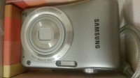 samsung fotoaparat zelo dober z vso opremo v originalni embalaži