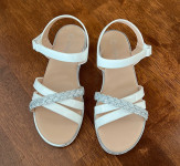 Kidaloo otroški sandali št. 33, beli s srebrnim paščkom
