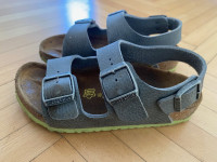Otroški Birkenstock sandali št. 30