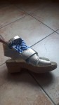 Prodam zlate sandale s peto