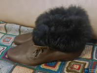 usnjeni krzneni čevlji, št. 38