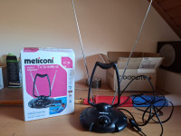 Sobna TV antena z ojačevalnikom dognala