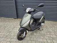 Piaggio ZIP 50 REG. NA 25 KM H. MOŽNOST PLAČILA NA OBROKE 49 cm3