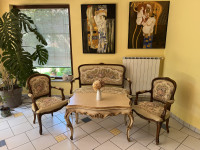 Elegantna salonska garnitura v slogu Louis XV – komplet (dvosed + 2 st