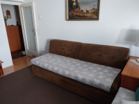 Kauč trosed - raztegljiv v ležišče 210cm x 180cm za dve osebi