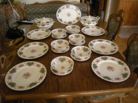 Jedilni servis za 6 oseb ROYAL ALBERT, Bone China, Englad, BERKELEY