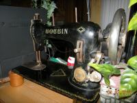 Star šivalni stroj s podstavkom