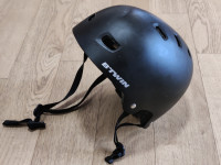 Btwin rolkarska/kolesarska čelada, size S
