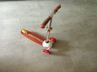 otroški skiro na 3 kolesih