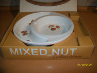 Keramična skleda za orehe in lešnike