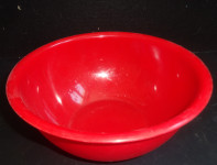 Rdeča plastična skeda premer 18,5 cm