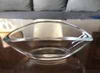 Skledica zanimive oblikovalke Sandre Rich