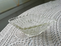 Steklena brušena skleda, vel. 23x12x8,5 cm (D,Š,V)