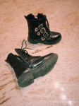 31 otroška obutev, jesenski/zim črni škornji gležnarji čevlji. Maribor
