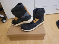 Škornji adidas št. 38  2/3