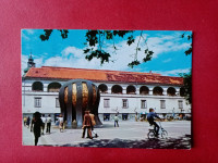 Maribor.Trg svobode.Spomenik NOB