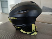 NEVICA MERIBEL ,OTROŠKA SMUČARSKA ČELADA