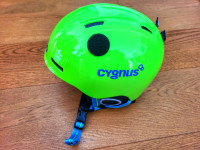 ODLIČNO OHRANJENO OTR. ČELADO CYGNUS, XS 52-54CM PRODAM