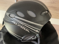 Smučarska čelada alpina