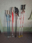 Smučarske palice različnih dolžin.