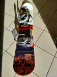 Prodam 138 cm snowboard z vezmi